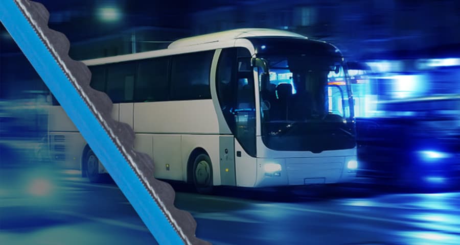 Ilustrativní obrázek s modrým hřbetem řemenu a bílým autobusem